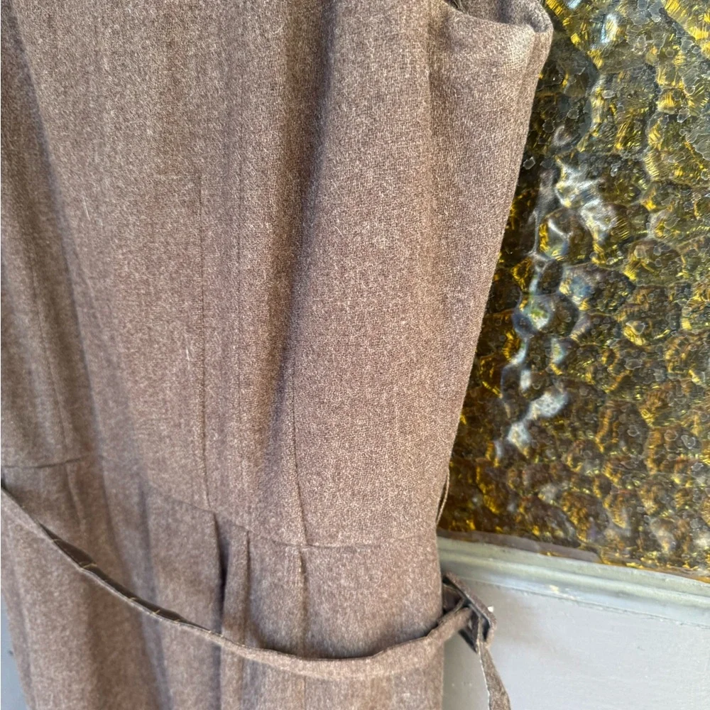 1960s Elegant Brown wool Sleeveless Dress - Picture 6 of 12